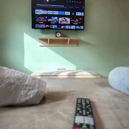 300 Steps Ladadika Apartment *