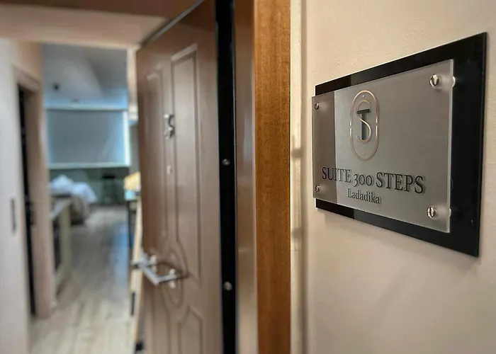 300 Steps Ladadika * Salonicco